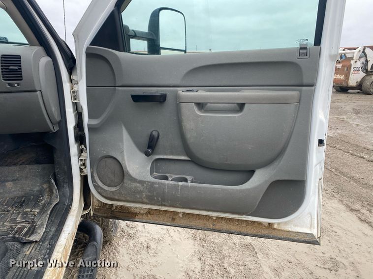 image for item DL7124 2012  Chevrolet Silverado 2500HD  Crew Cab pickup truck