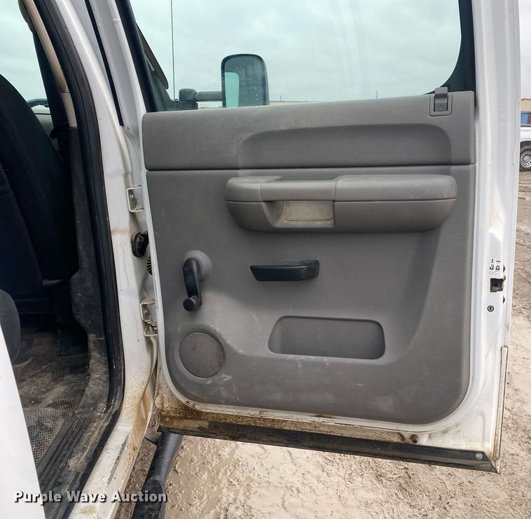 image for item DL7124 2012  Chevrolet Silverado 2500HD  Crew Cab pickup truck