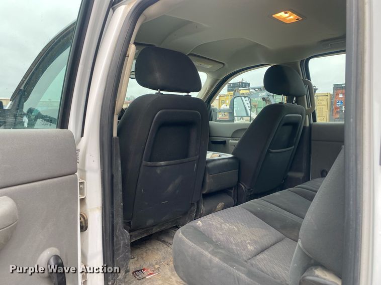 image for item DL7124 2012  Chevrolet Silverado 2500HD  Crew Cab pickup truck