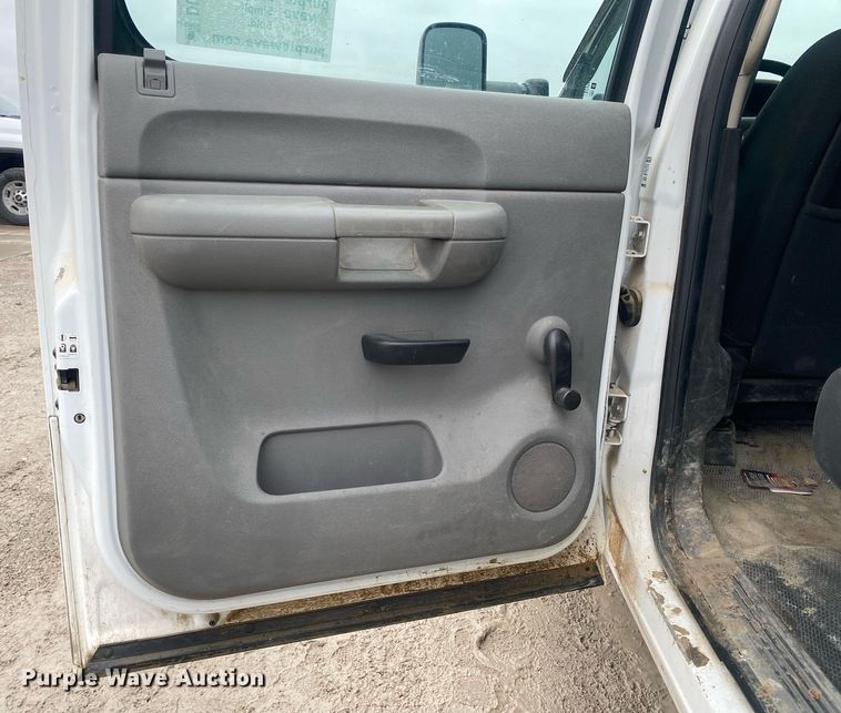 image for item DL7124 2012  Chevrolet Silverado 2500HD  Crew Cab pickup truck