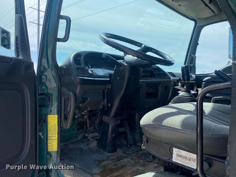 image for item DL7133 2005 Isuzu FTR  dump flatbed truck