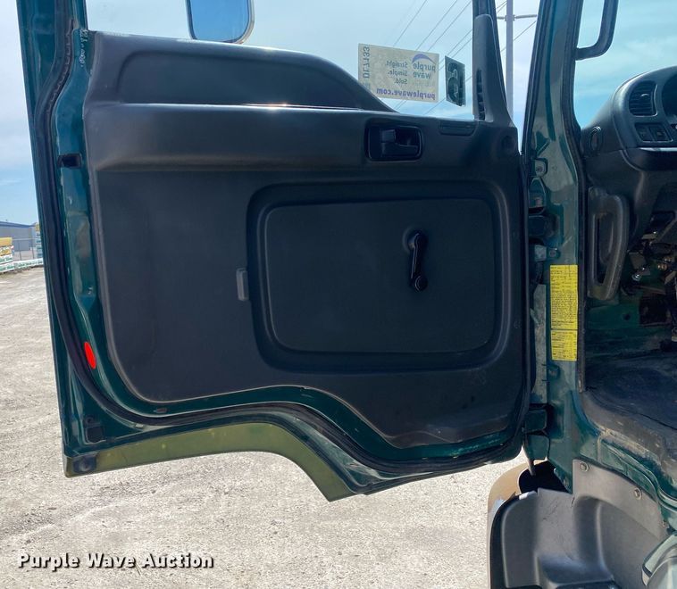 image for item DL7133 2005 Isuzu FTR  dump flatbed truck