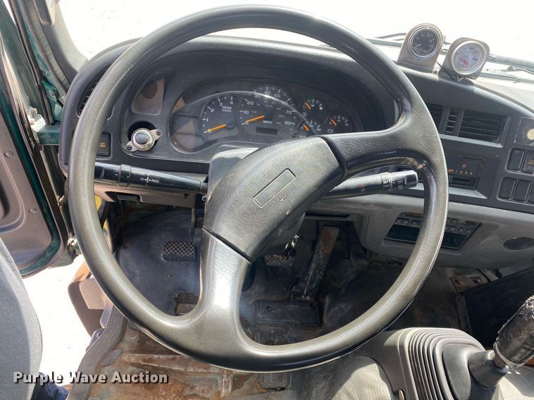 image for item DL7133 2005 Isuzu FTR  dump flatbed truck