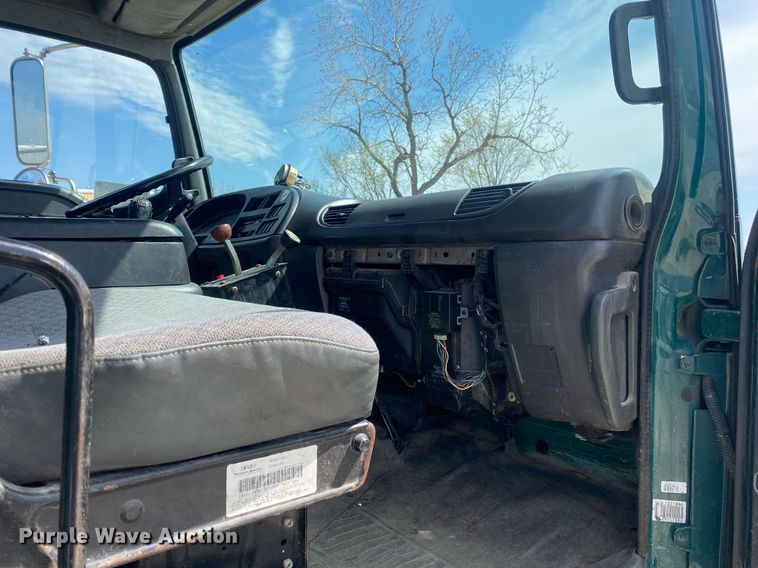 image for item DL7133 2005 Isuzu FTR  dump flatbed truck