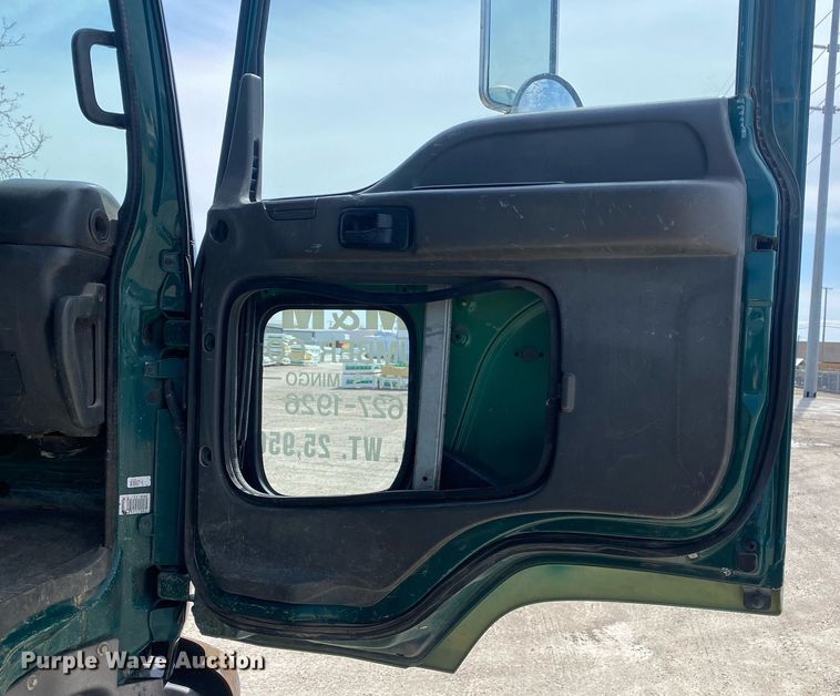 image for item DL7133 2005 Isuzu FTR  dump flatbed truck