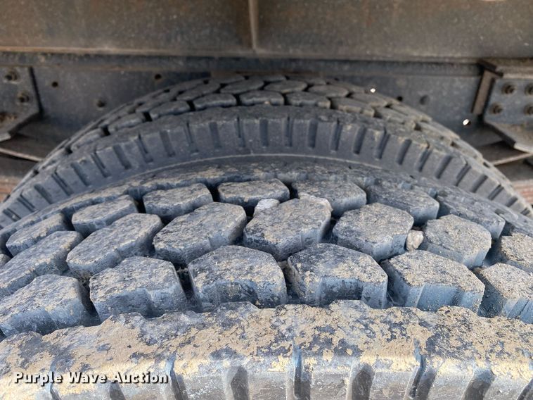 image for item DL7133 2005 Isuzu FTR  dump flatbed truck