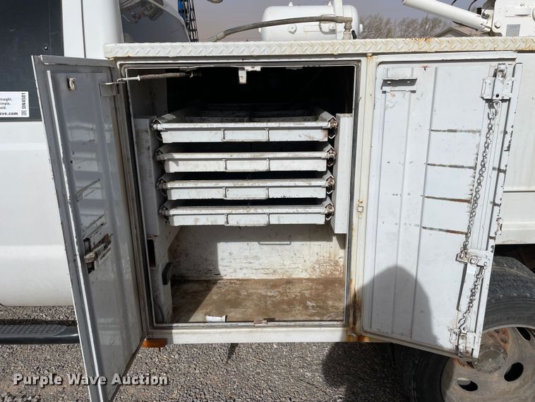 image for item DN4581 2015 Ford F450 Super Duty  utility / service truck