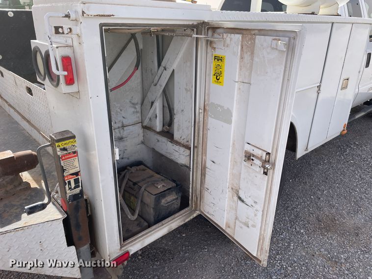 image for item DN4581 2015 Ford F450 Super Duty  utility / service truck