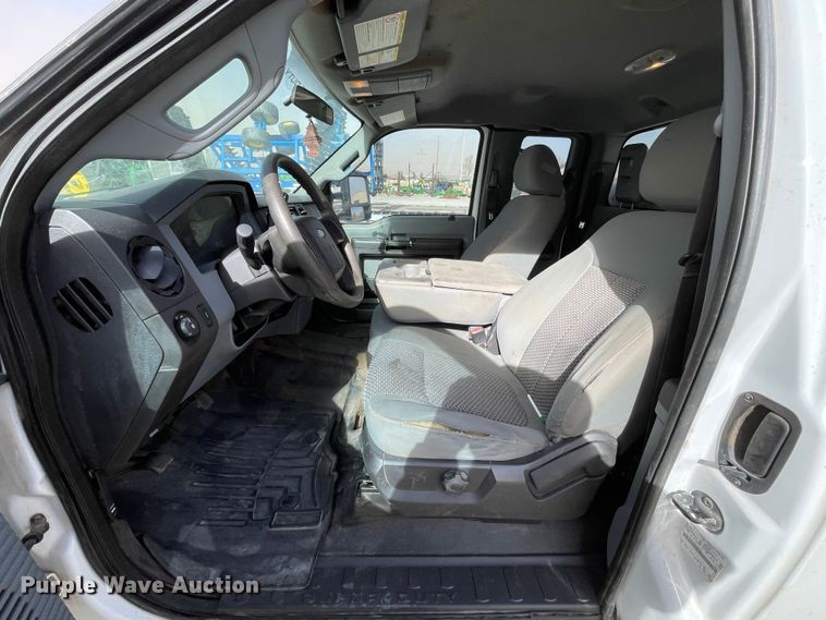 image for item DN4581 2015 Ford F450 Super Duty  utility / service truck