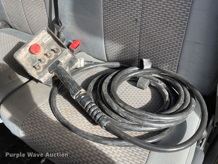 image for item DN4581 2015 Ford F450 Super Duty  utility / service truck