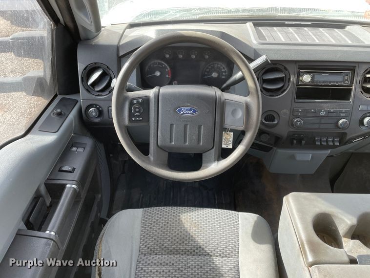 image for item DN4581 2015 Ford F450 Super Duty  utility / service truck