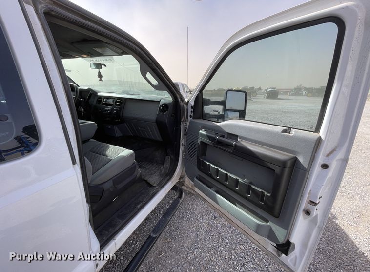 image for item DN4581 2015 Ford F450 Super Duty  utility / service truck