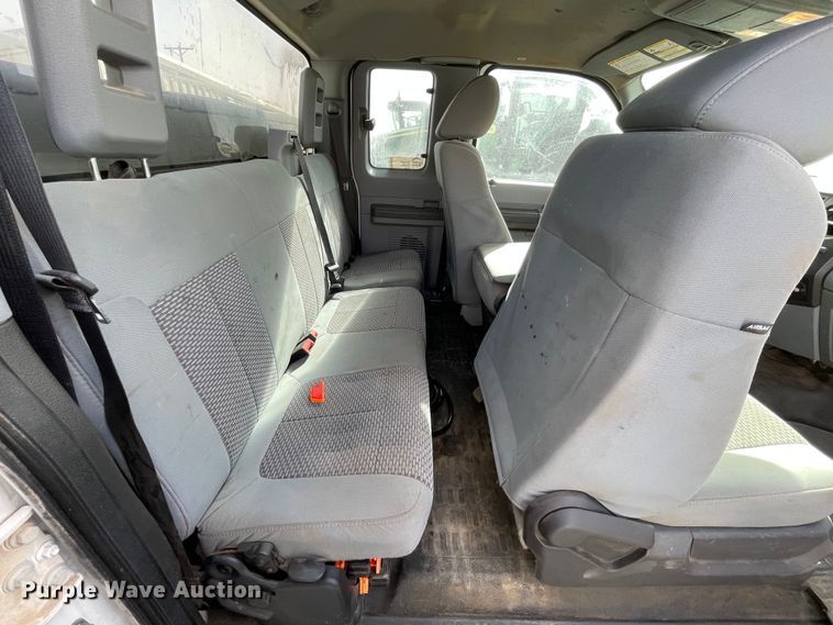 image for item DN4581 2015 Ford F450 Super Duty  utility / service truck