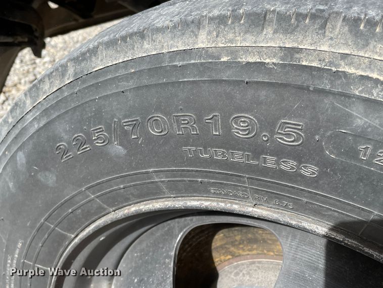 image for item DN4581 2015 Ford F450 Super Duty  utility / service truck