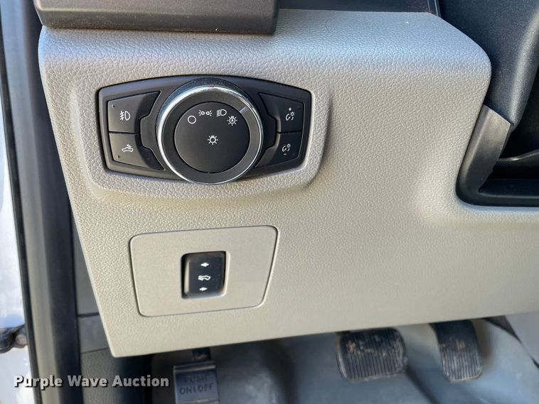 image for item DN4582 2016 Ford F150  SuperCrew pickup truck