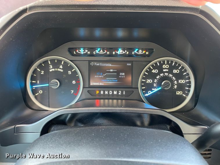 image for item DN4582 2016 Ford F150  SuperCrew pickup truck