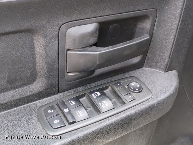 image for item DN6333 2013 Dodge Ram 2500 HD  Crew Cab pickup truck