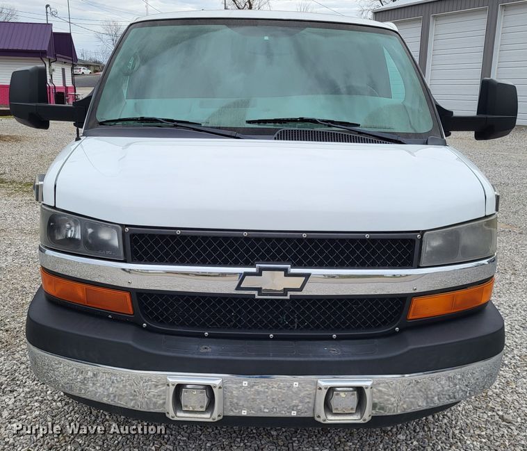 image for item DO3592 2012 Chevrolet Express G4500  van cab and chassis