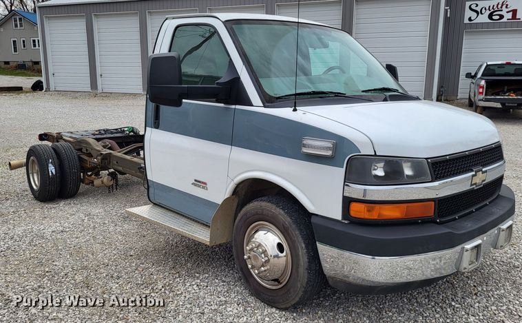 image for item DO3592 2012 Chevrolet Express G4500  van cab and chassis