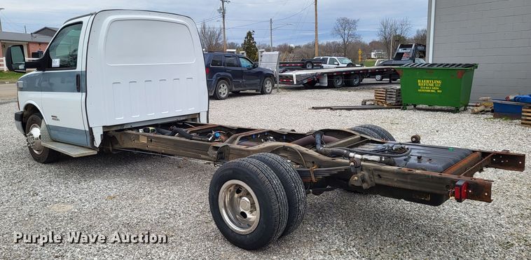 image for item DO3592 2012 Chevrolet Express G4500  van cab and chassis