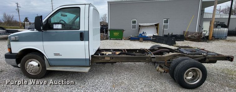 image for item DO3592 2012 Chevrolet Express G4500  van cab and chassis