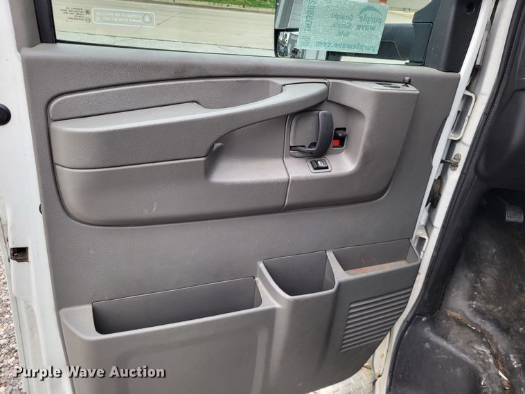 image for item DO3592 2012 Chevrolet Express G4500  van cab and chassis