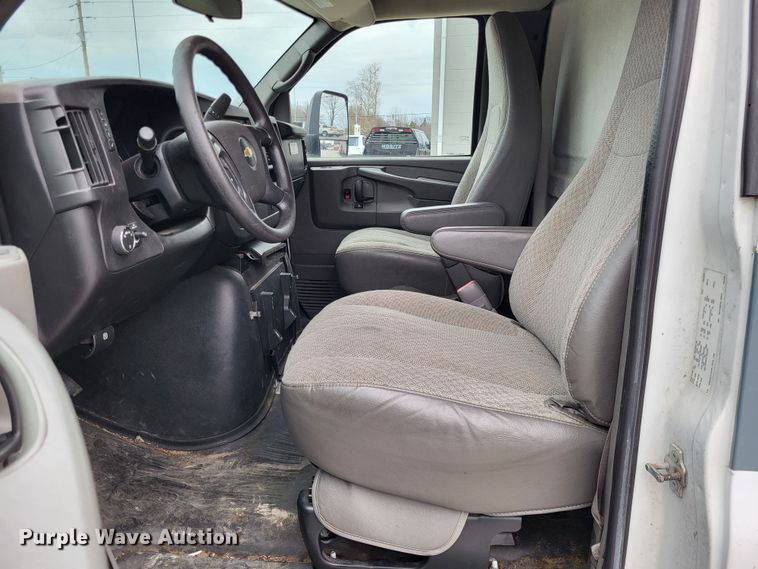 image for item DO3592 2012 Chevrolet Express G4500  van cab and chassis