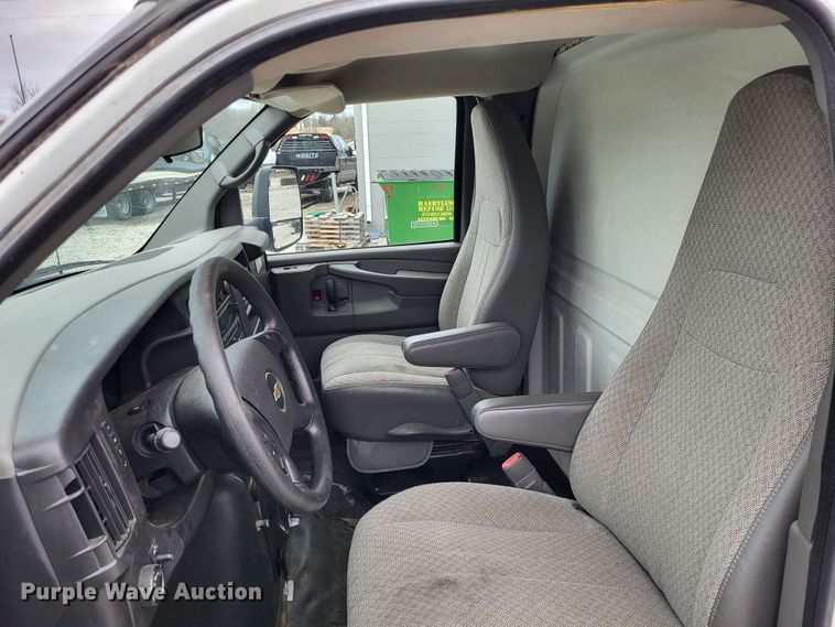 image for item DO3592 2012 Chevrolet Express G4500  van cab and chassis