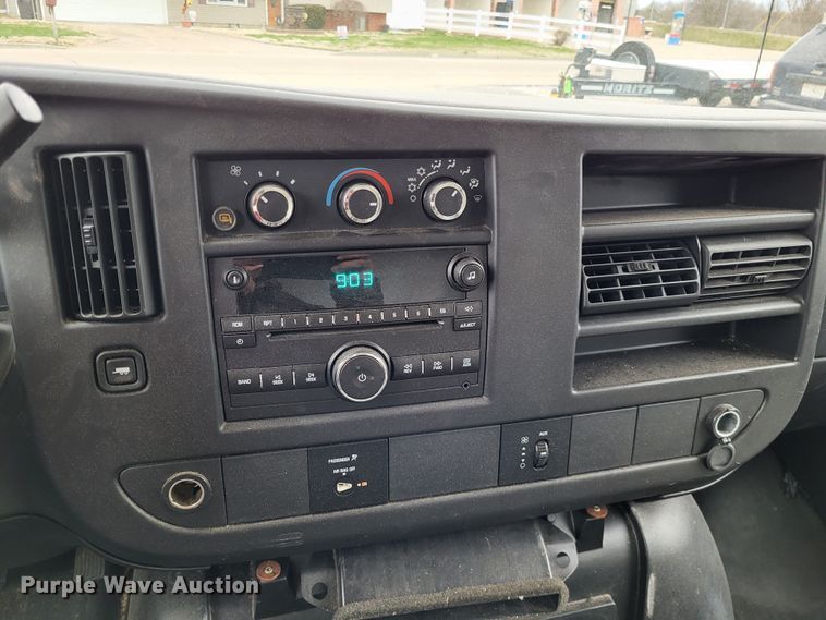 image for item DO3592 2012 Chevrolet Express G4500  van cab and chassis