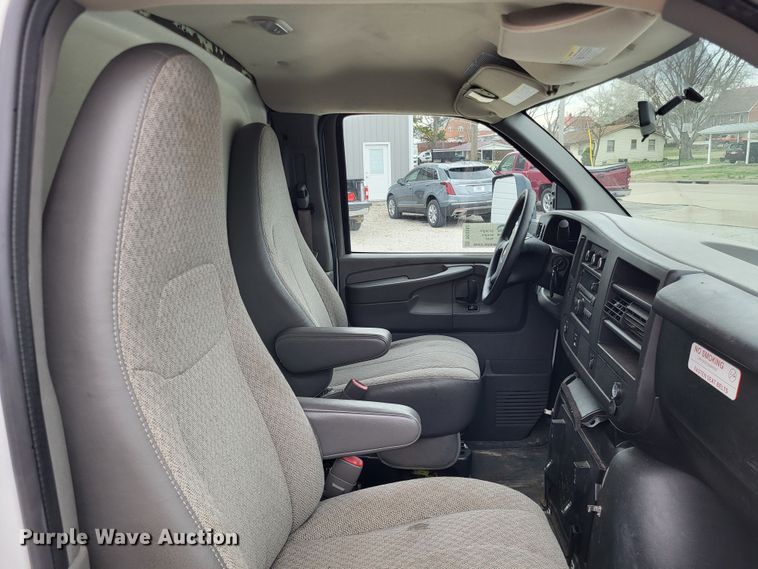 image for item DO3592 2012 Chevrolet Express G4500  van cab and chassis