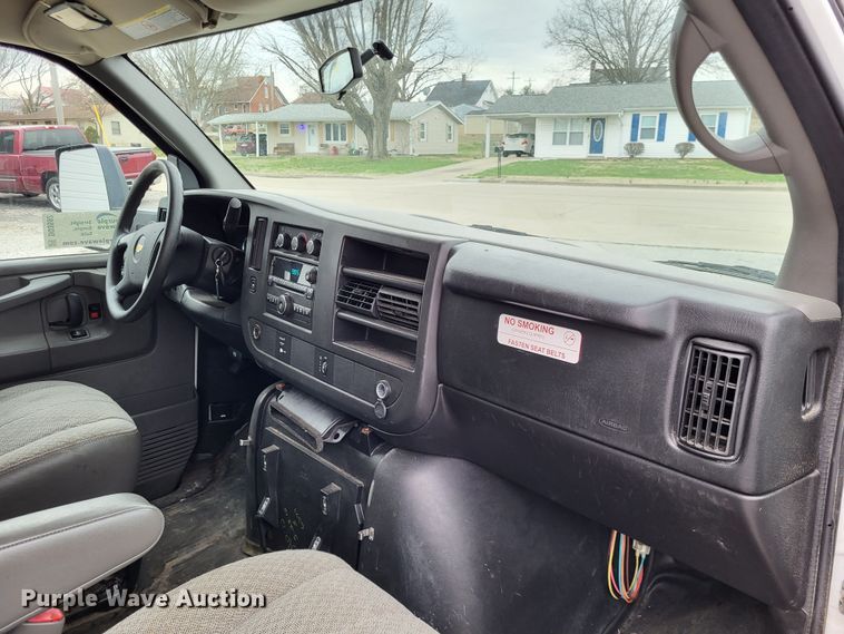 image for item DO3592 2012 Chevrolet Express G4500  van cab and chassis