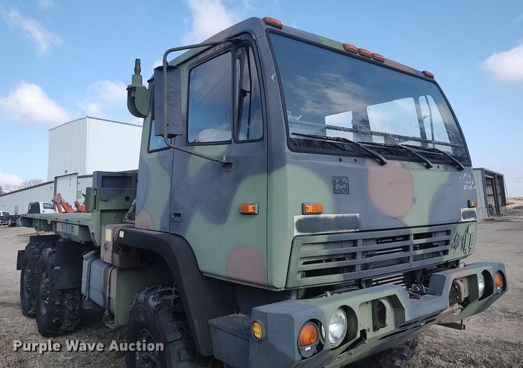 image for item DO3887 2002 Stewart & Stevenson M1083A1  flatbed truck