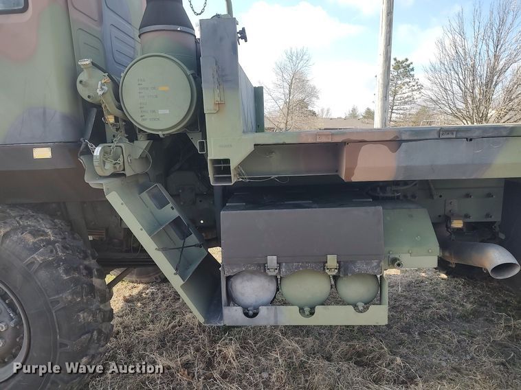 image for item DO3887 2002 Stewart & Stevenson M1083A1  flatbed truck