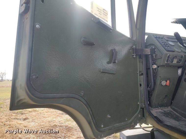 image for item DO3887 2002 Stewart & Stevenson M1083A1  flatbed truck