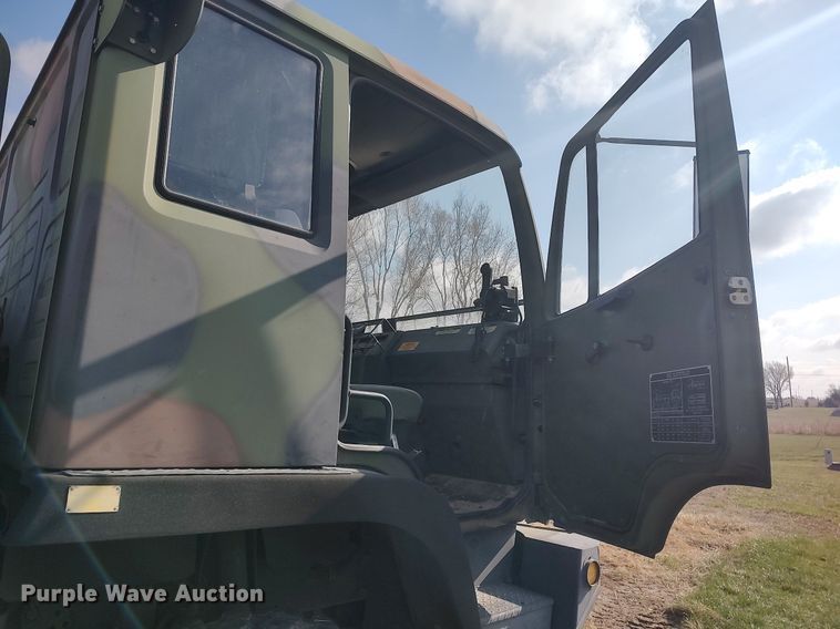 image for item DO3887 2002 Stewart & Stevenson M1083A1  flatbed truck