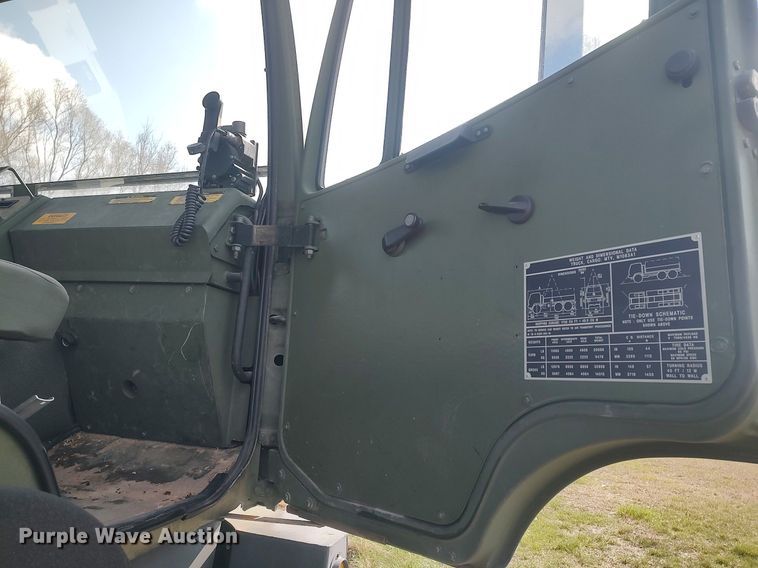 image for item DO3887 2002 Stewart & Stevenson M1083A1  flatbed truck