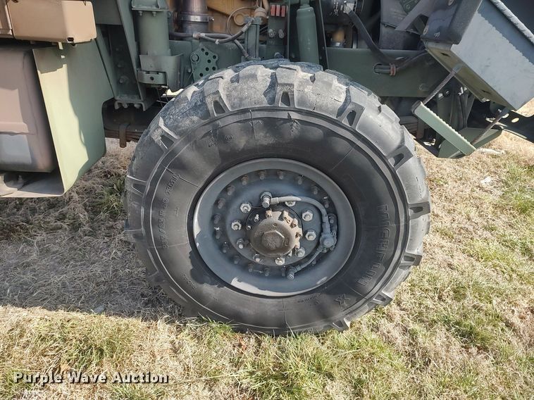 image for item DO3887 2002 Stewart & Stevenson M1083A1  flatbed truck