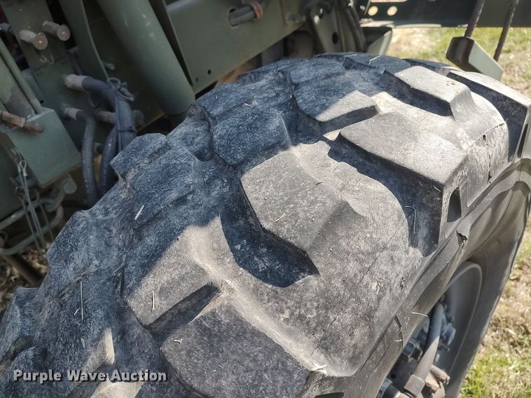 image for item DO3887 2002 Stewart & Stevenson M1083A1  flatbed truck