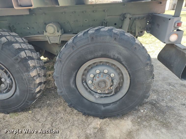 image for item DO3887 2002 Stewart & Stevenson M1083A1  flatbed truck