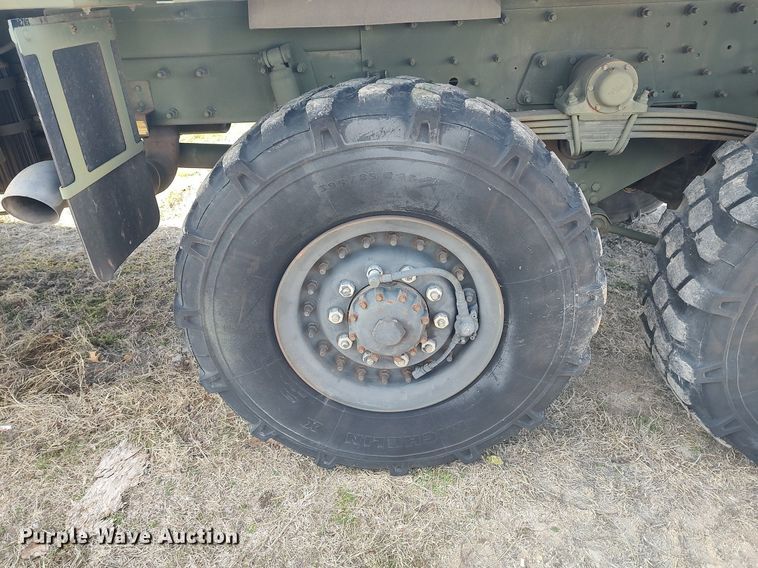 image for item DO3887 2002 Stewart & Stevenson M1083A1  flatbed truck