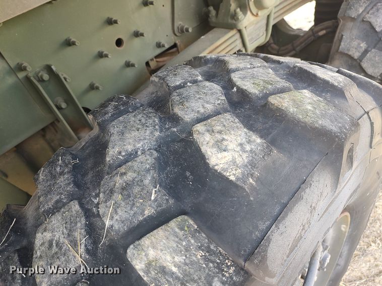 image for item DO3887 2002 Stewart & Stevenson M1083A1  flatbed truck