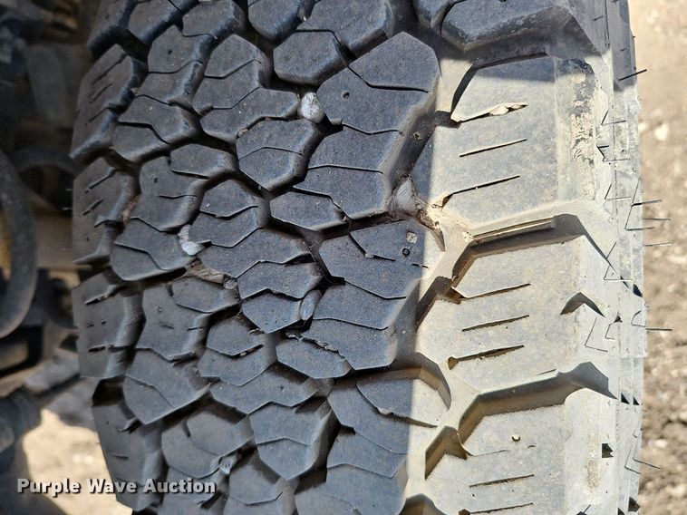 image for item DO4254 2012 Dodge Ram 2500HD  Crew Cab utility bed pickup truck