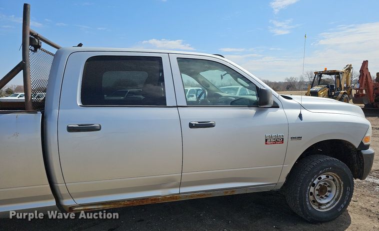 image for item DO4255 2010 Dodge Ram 2500HD  Crew Cab pickup truck