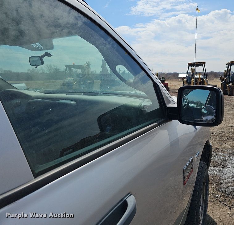 image for item DO4255 2010 Dodge Ram 2500HD  Crew Cab pickup truck