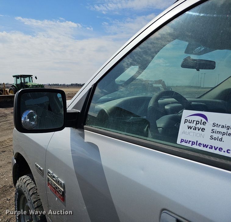 image for item DO4255 2010 Dodge Ram 2500HD  Crew Cab pickup truck