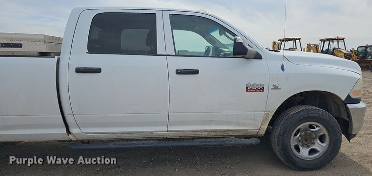 image for item DO4256 2011 Dodge Ram 2500HD  Crew Cab pickup truck