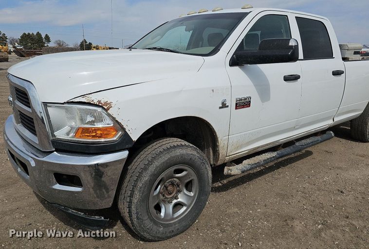 image for item DO4256 2011 Dodge Ram 2500HD  Crew Cab pickup truck