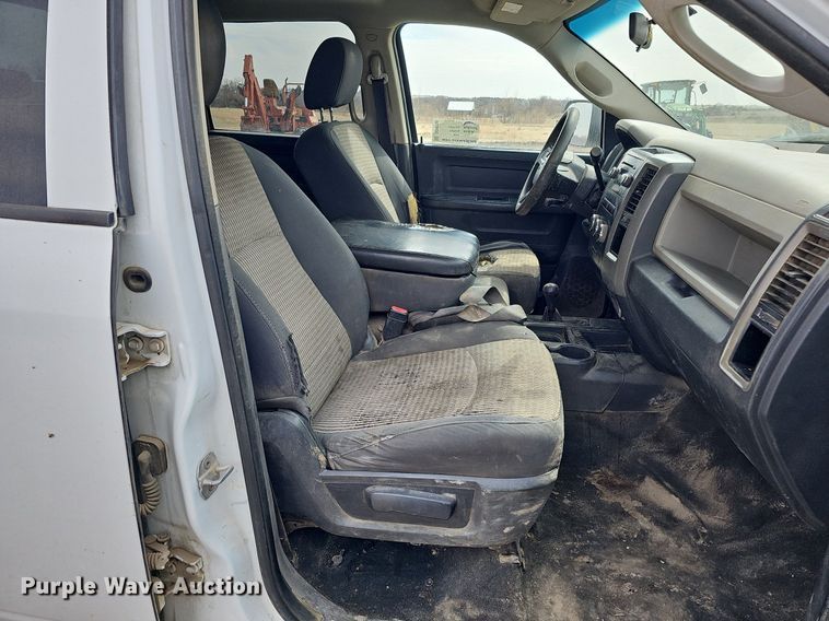 image for item DO4256 2011 Dodge Ram 2500HD  Crew Cab pickup truck