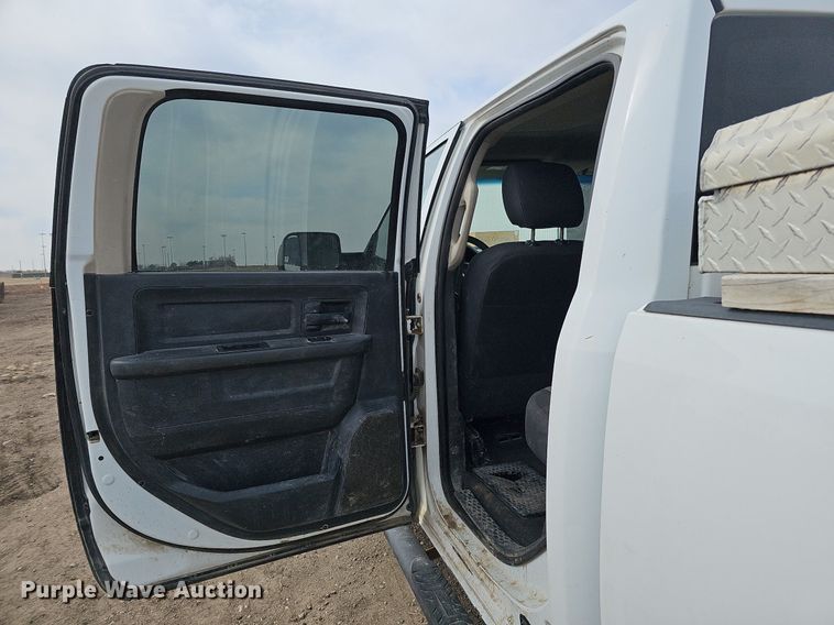 image for item DO4256 2011 Dodge Ram 2500HD  Crew Cab pickup truck