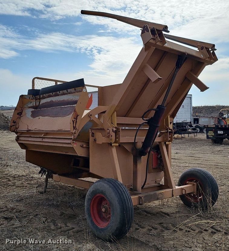 image for item DO4263 Duratech HayBuster 2620  bale processor